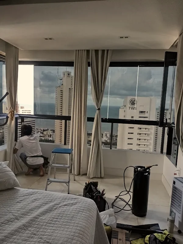 Janela residencial com película nano-cerâmica aplicada em João Pessoa