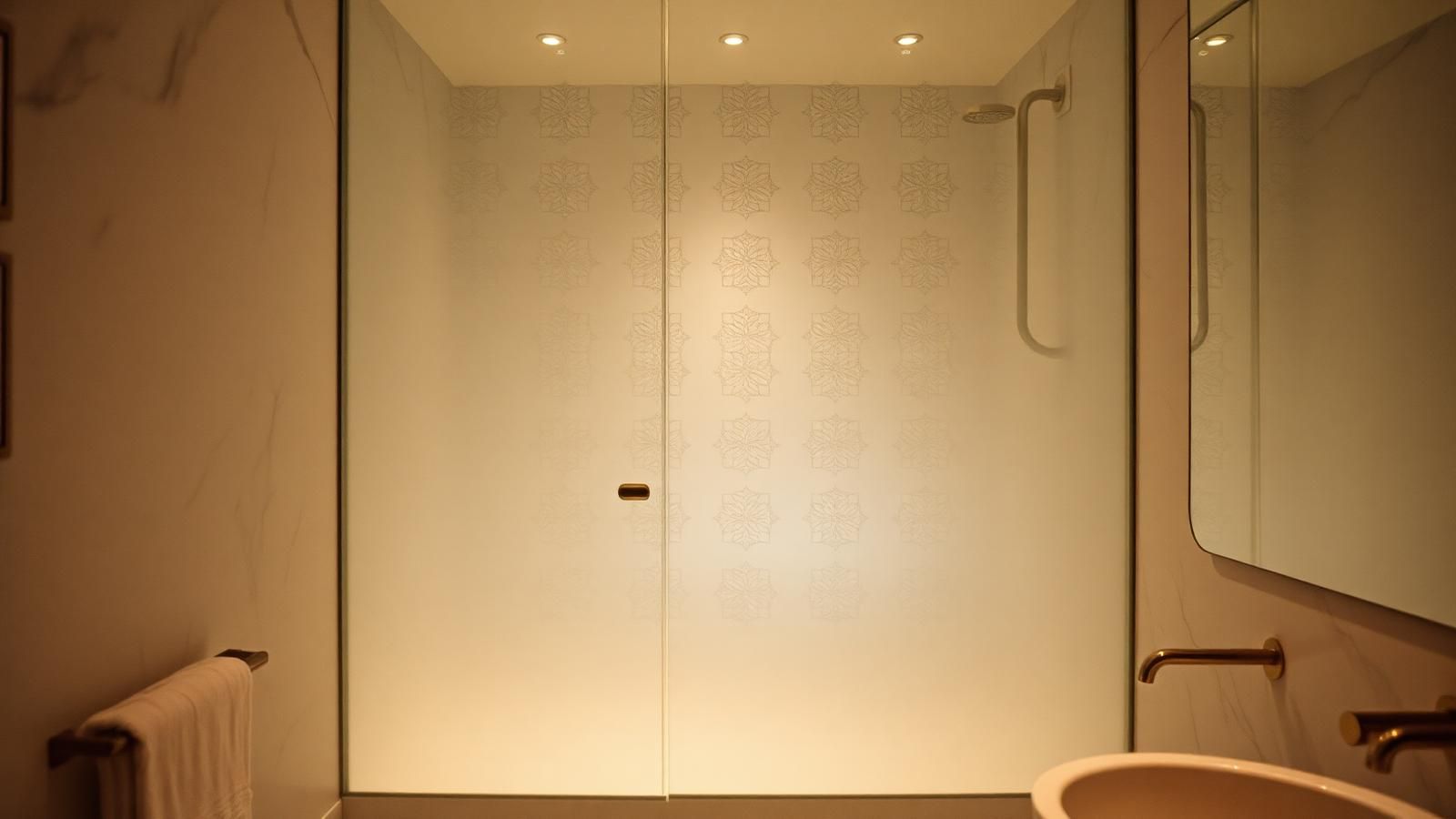 Película para box de banheiro: privacidade e decoração